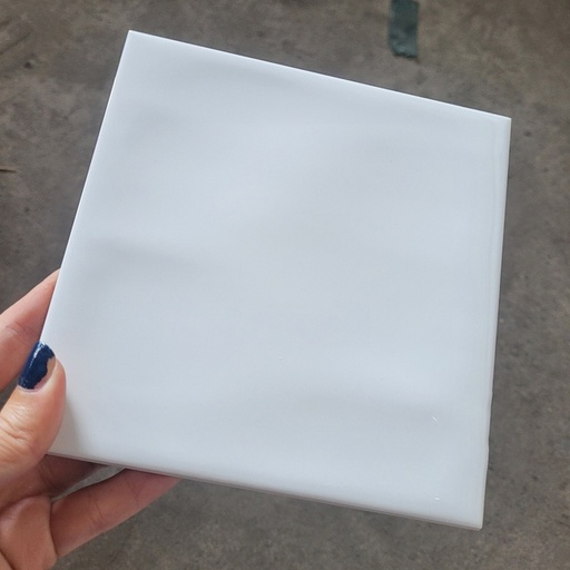 [WH0606GL] Gạch thẻ Việt Nam, Trắng bóng phẳng, KT 150x150 mm, WH0606GL, Loại 1 (1 hộp/ 68 viên/ 1.53m2)